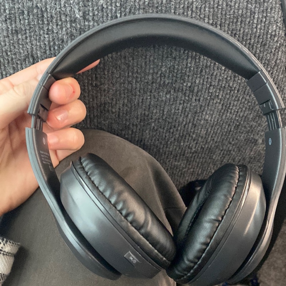 BrooksStone Wireless Headphones